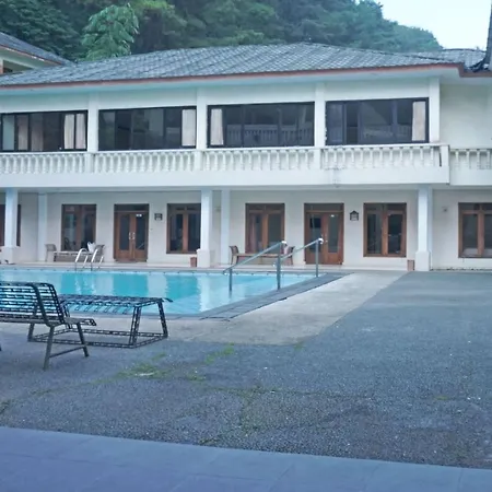 Oyo 92966 Villa Bukit Awan-3