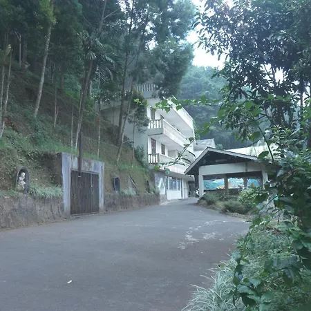 Oyo 92966 Villa Bukit Awan-2